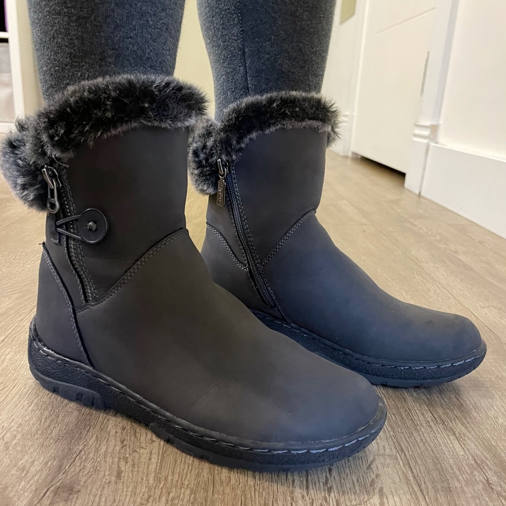 ❌SOLD❌Naturalizer waterproof winter boots